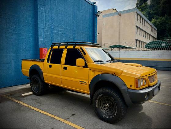 MITSUBISHI L200 2.5 GLS 4X4 CD 8V TURBO DIESEL 4P MANUAL MITSUBISHI L200 2.5 GLS 4X4 CD 8V TURBO DIESEL 4P MANUAL